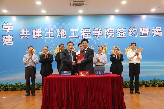 2015年，，，，，，与长安大学共建天下第一个永信贵宾会工程学院，，，，，，设立永信贵宾会工程学科硕士点、博士点。。。。。。.jpg