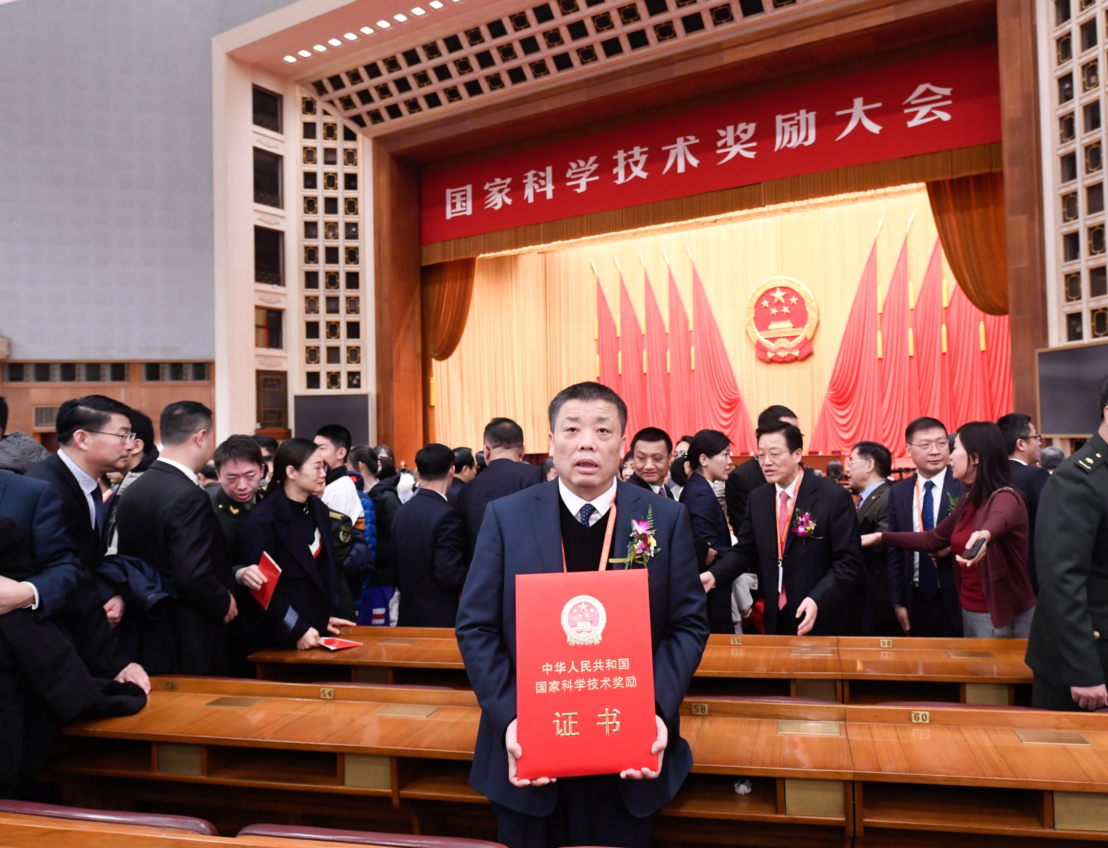 2019年，，，，，，荣获国家科学手艺前进奖二等奖.jpg